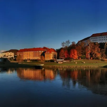 Krasny V Centru Decina Daire Decin
