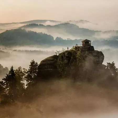 Krasny V Centru Decina Ντέτσιν