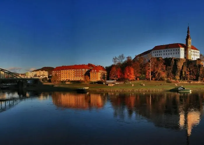 Krasny V Centru Decina Lägenhet Decin